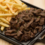 Filé Mignon Com Pão e Batata Frita