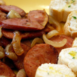 Calabresa Acebolada Com Pão